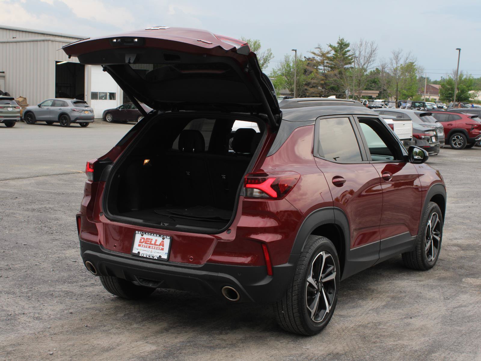 Used 2023 Chevrolet TrailBlazer RS w/ Sun and Liftgate Package AWD/4WD image 7