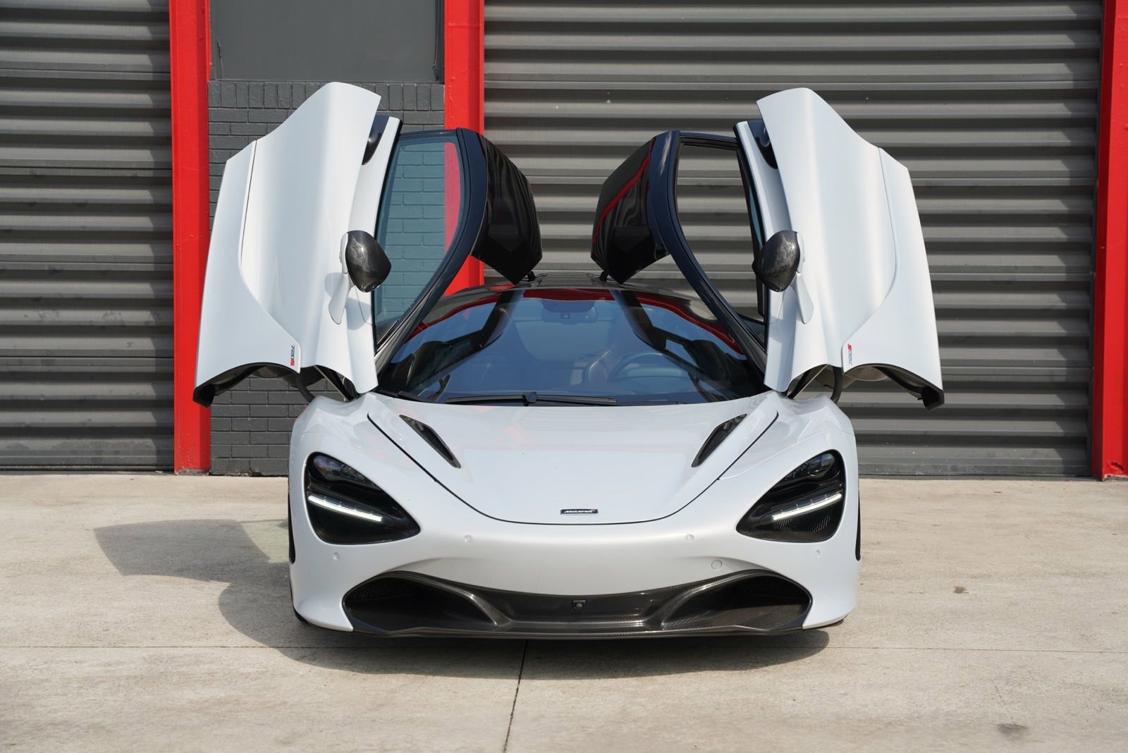 Used 2018 McLaren 720S RWD video 2