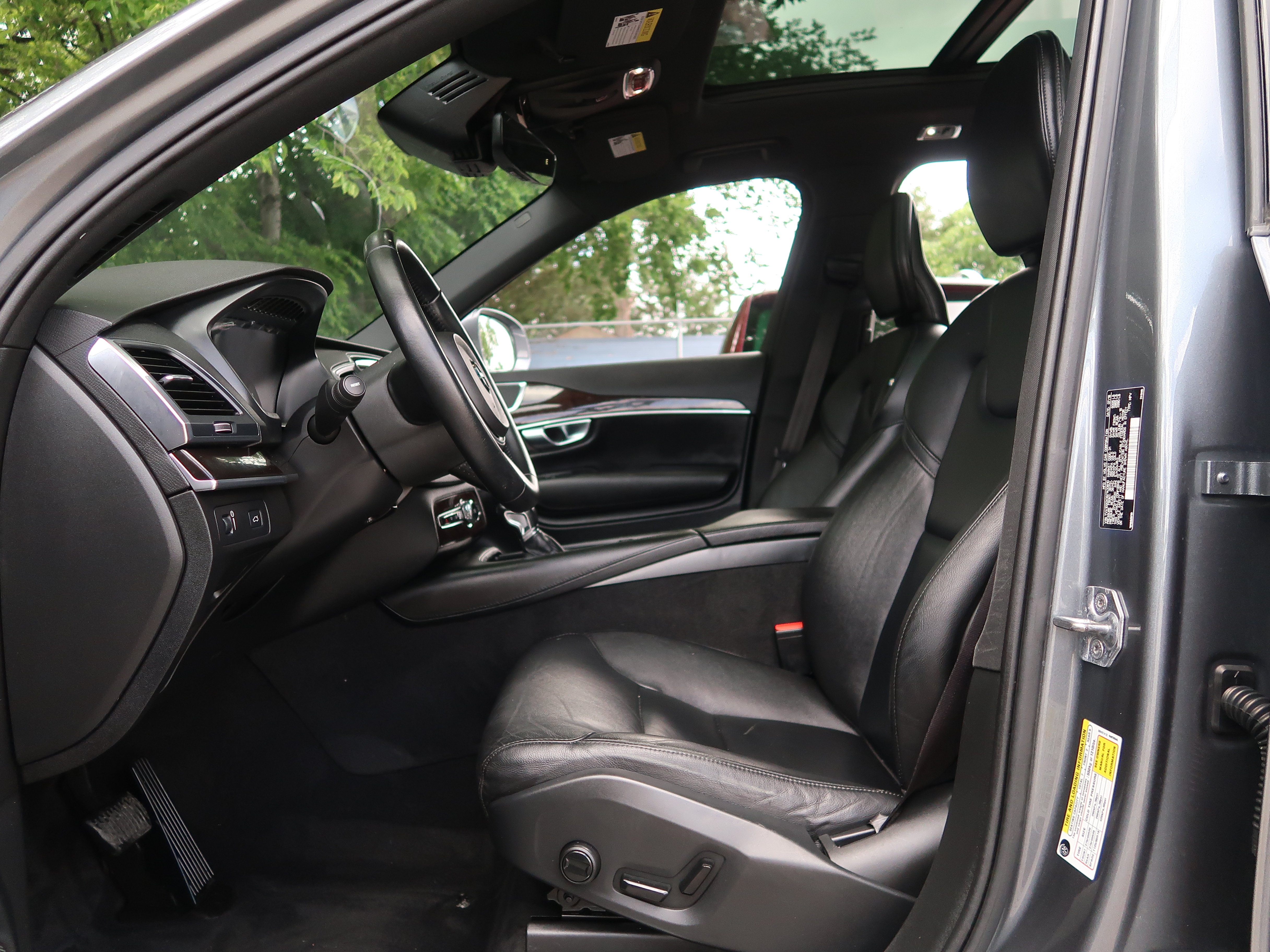 Used 2019 Volvo XC90 T5 Momentum w/ Protection Package Premier FWD image 29