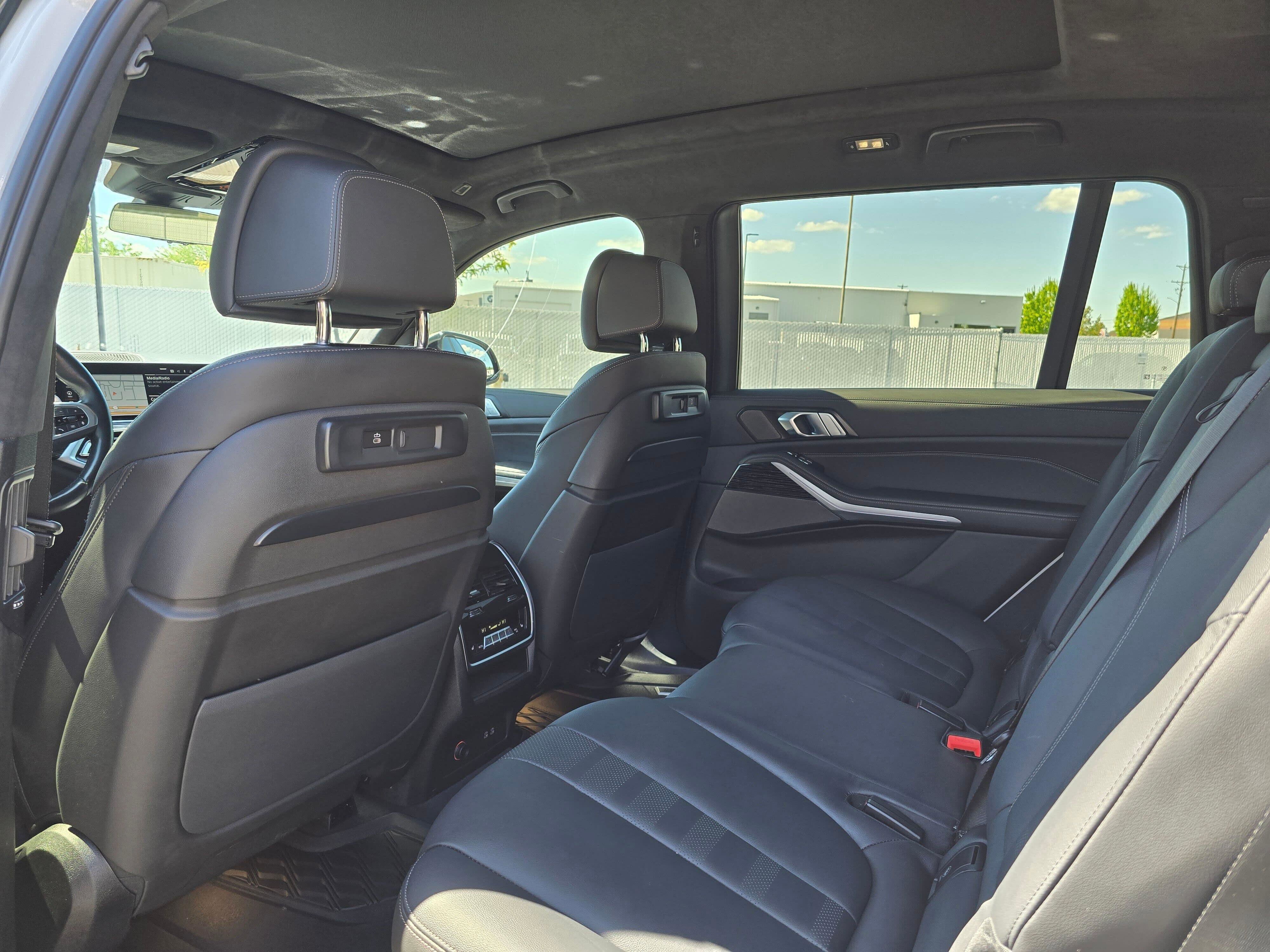 Used 2022 BMW X7 M50i AWD/4WD image 12