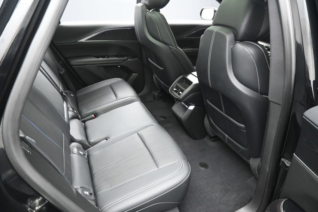 Used 2024 Cadillac Lyriq Sport RWD image 31