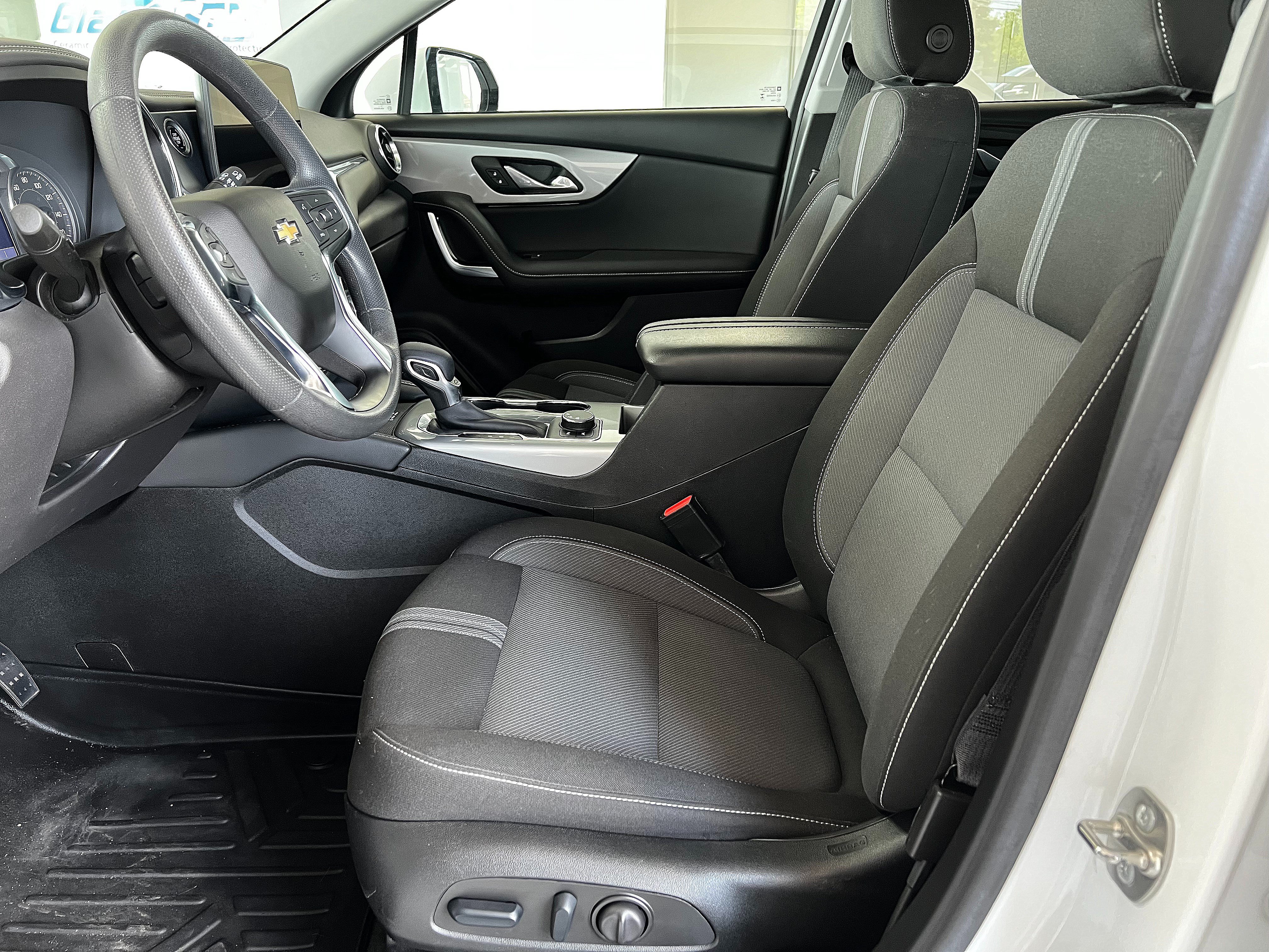 Used 2024 Chevrolet Blazer LT w/ Convenience Package FWD image 10