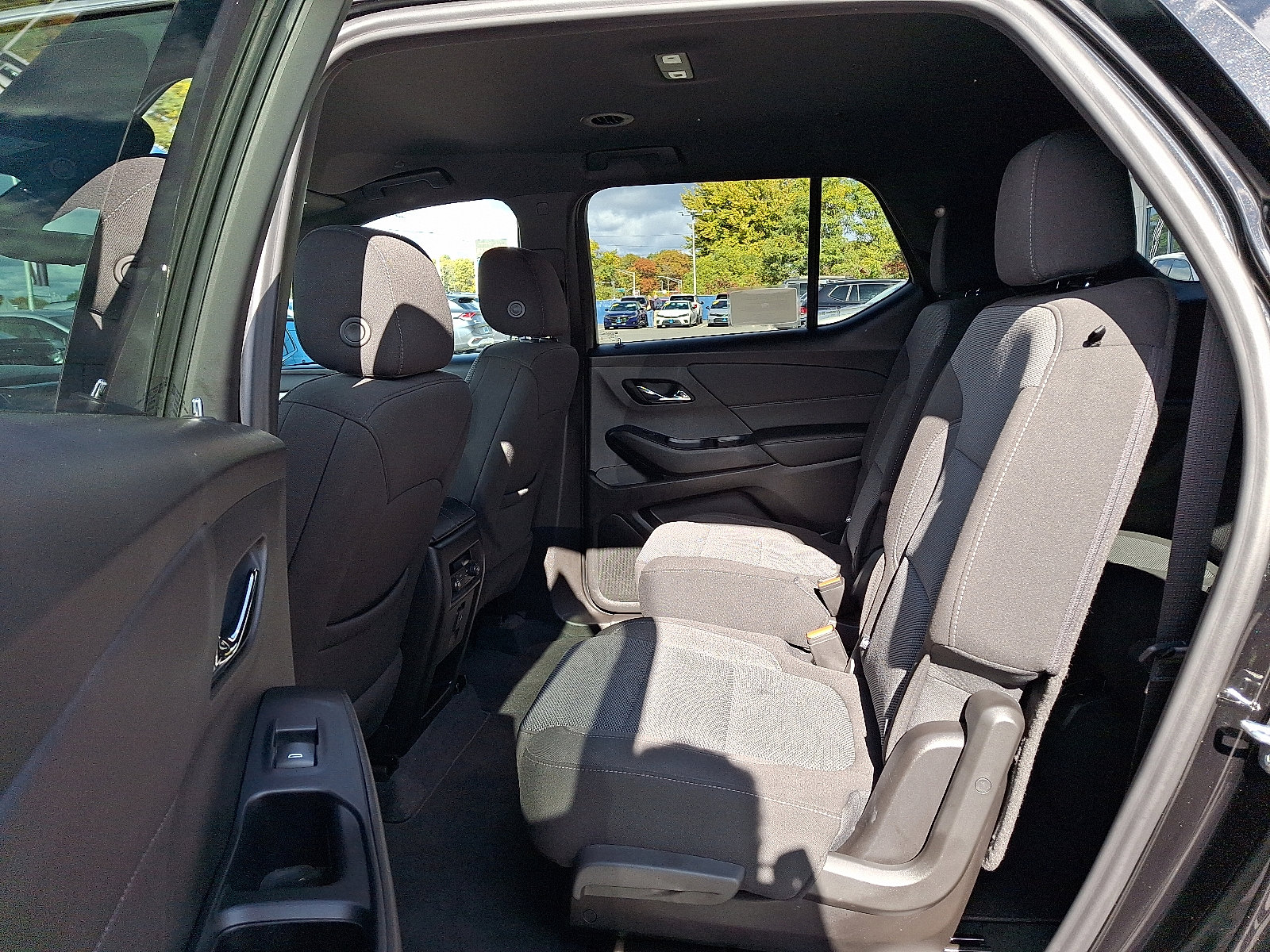 Used 2022 Chevrolet Traverse LT image 12