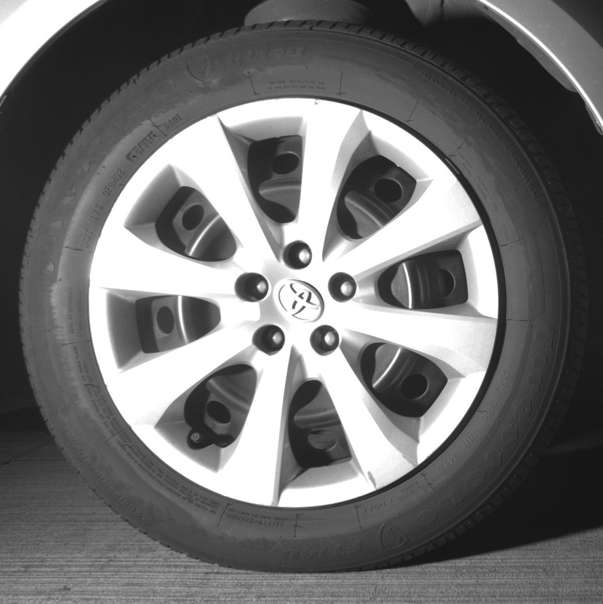 Used 2025 Toyota Corolla LE FWD image 13