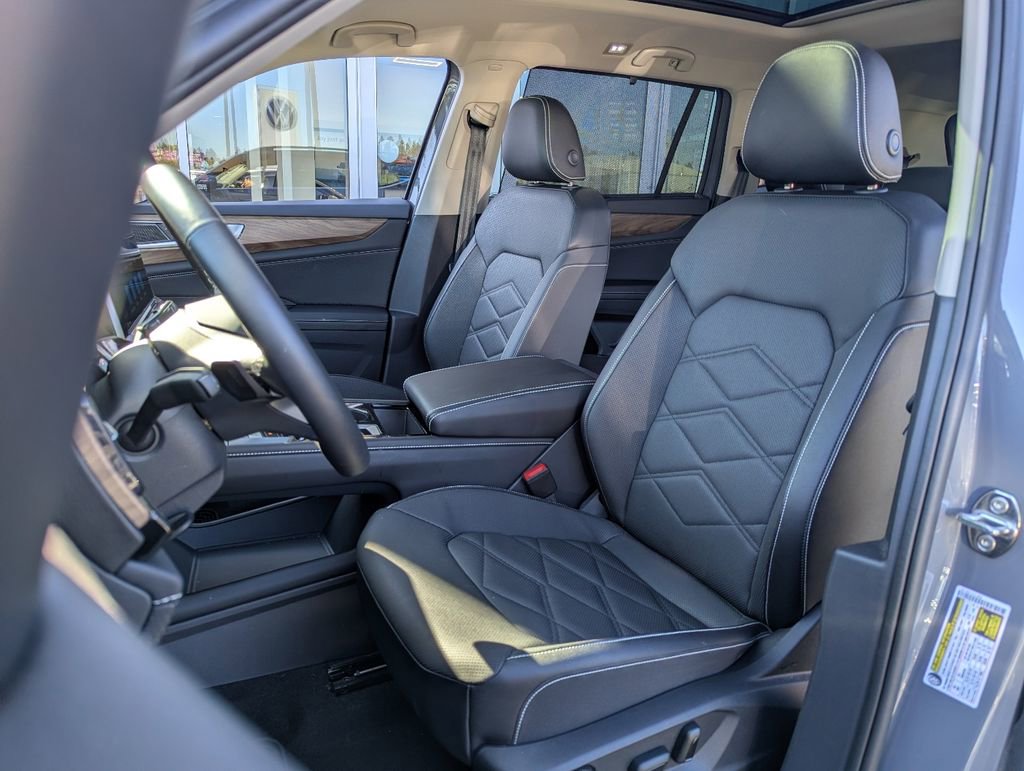 Used 2025 Volkswagen Atlas SE w/ Panoramic Sunroof Package AWD/4WD image 27