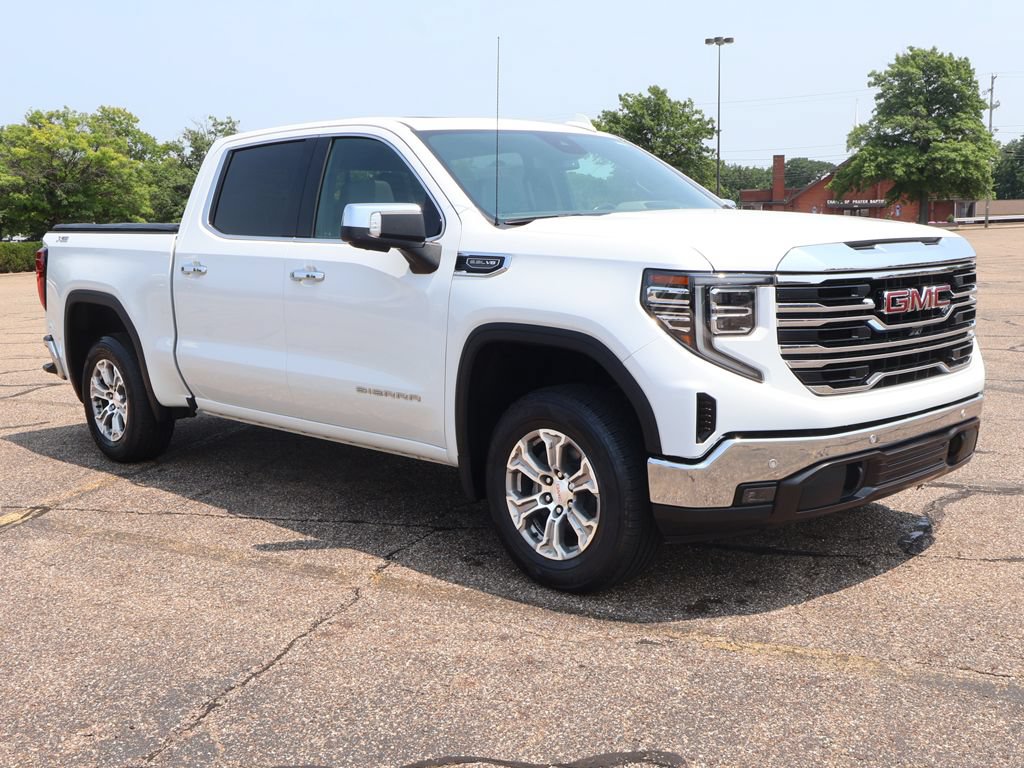 Used 2022 GMC Sierra 1500 SLT w/ SLT Convenience Package AWD/4WD image 2