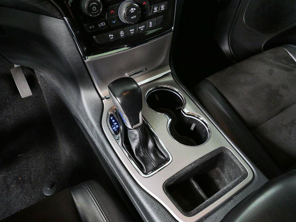 Used 2021 Jeep Grand Cherokee Laredo X RWD image 18