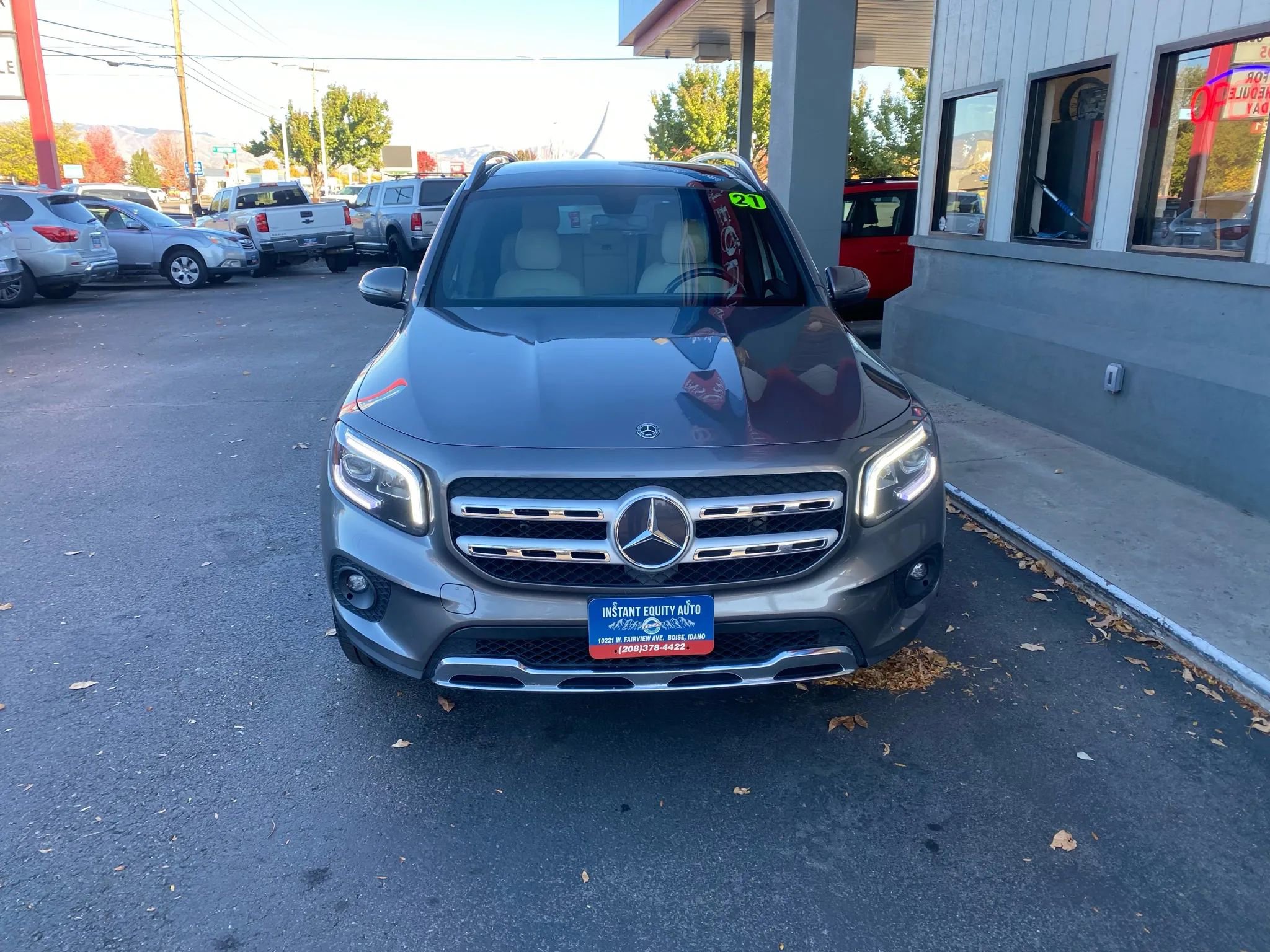 Used 2021 Mercedes-Benz GLB 250 4MATIC image 3