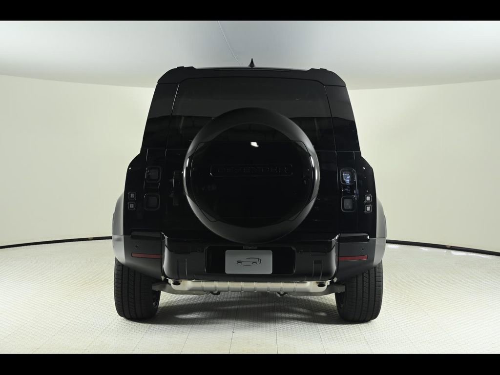 New 2026 Land Rover Defender 110 S image 4