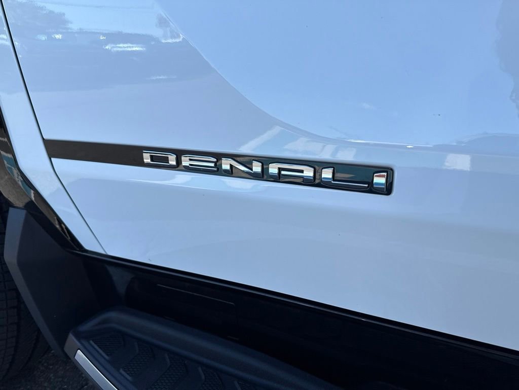 Used 2026 GMC Sierra EV Denali AWD/4WD image 15