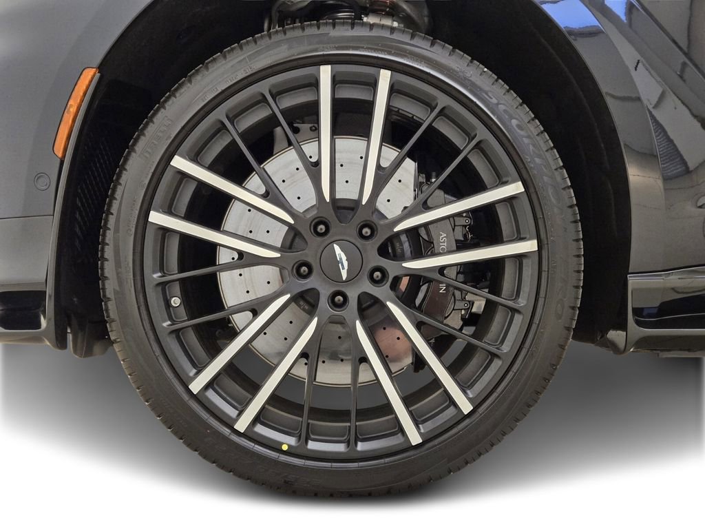 Used 2025 Aston Martin DBX 707 image 13