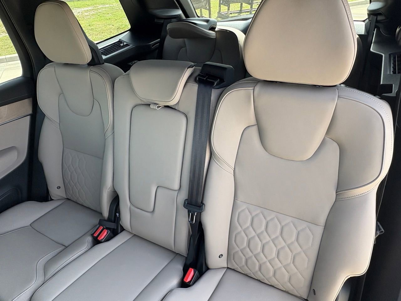 New 2026 Volvo XC90 T8 Core w/ Protection Package Premier image 24