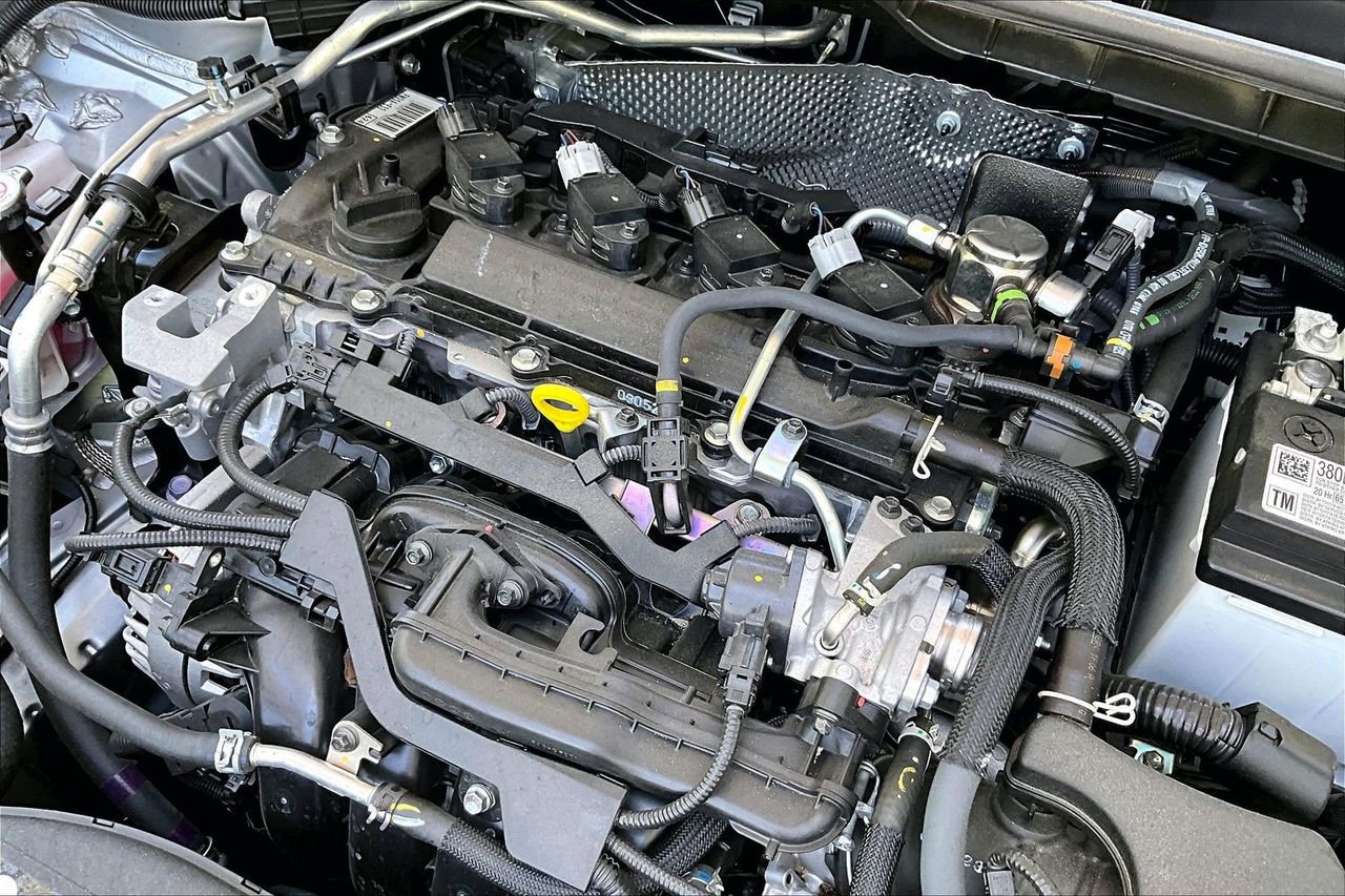 Used 2023 Toyota Corolla Cross L image 30