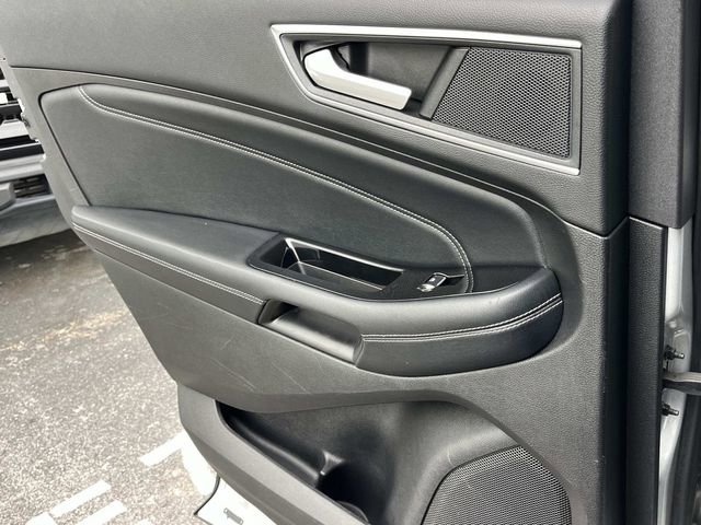 Used 2017 Ford Edge Titanium w/ Technology Package FWD image 23
