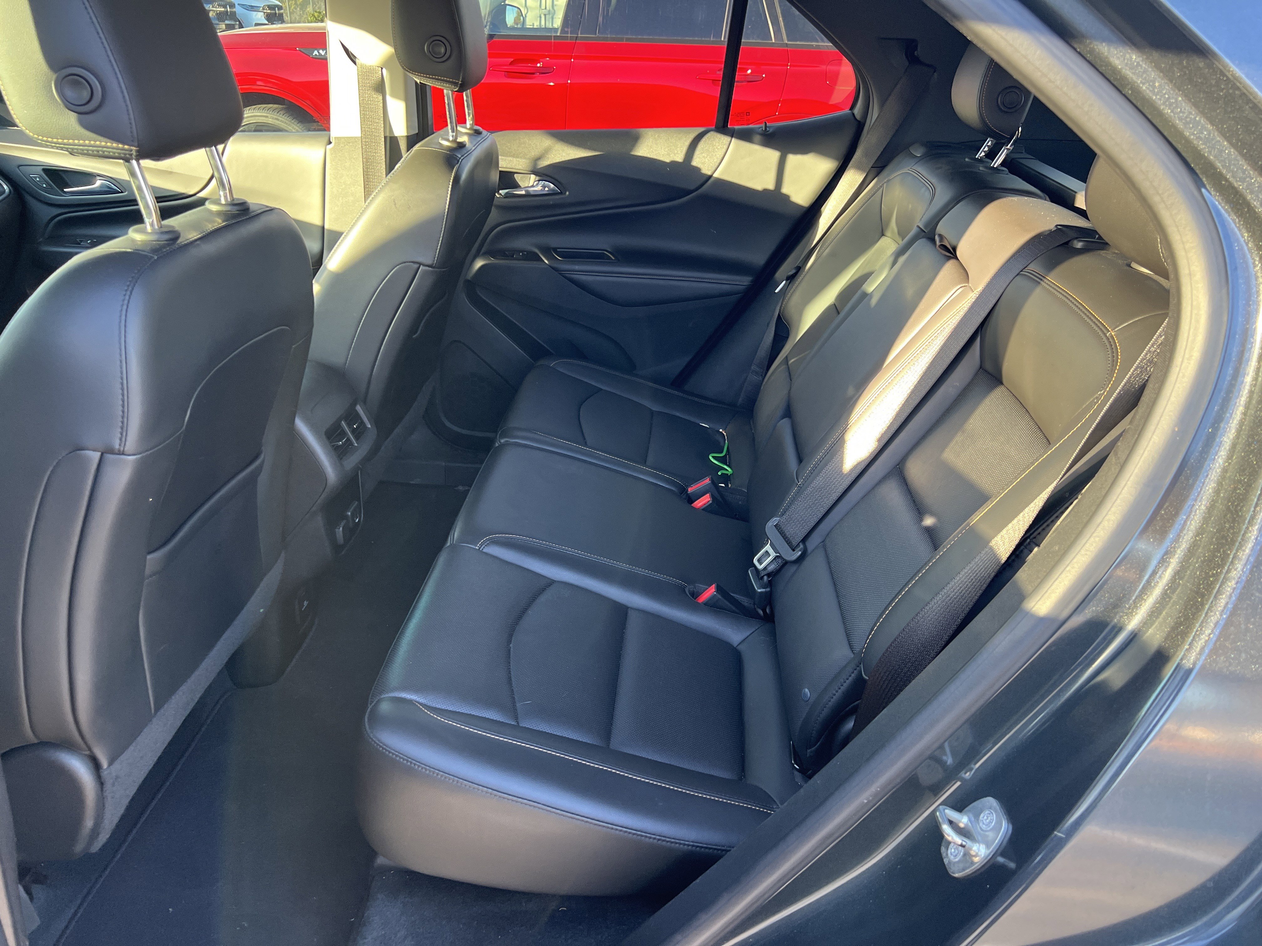 Used 2018 Chevrolet Equinox Premier image 30