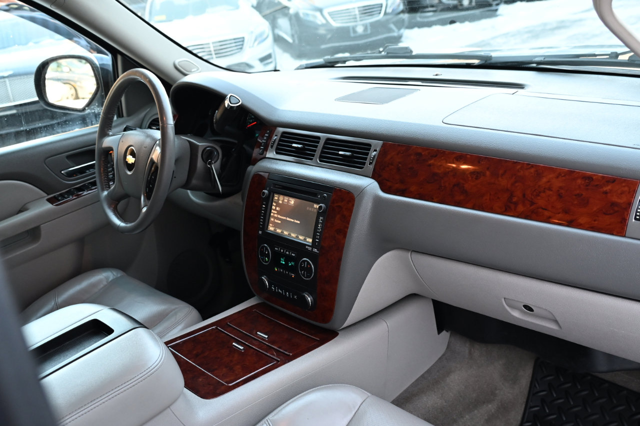 Used 2012 Chevrolet Tahoe LTZ image 36