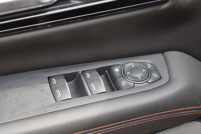 Used 2026 GMC Yukon AT4 Ultimate w/ LPO, Floor Liner Package AWD/4WD image 21
