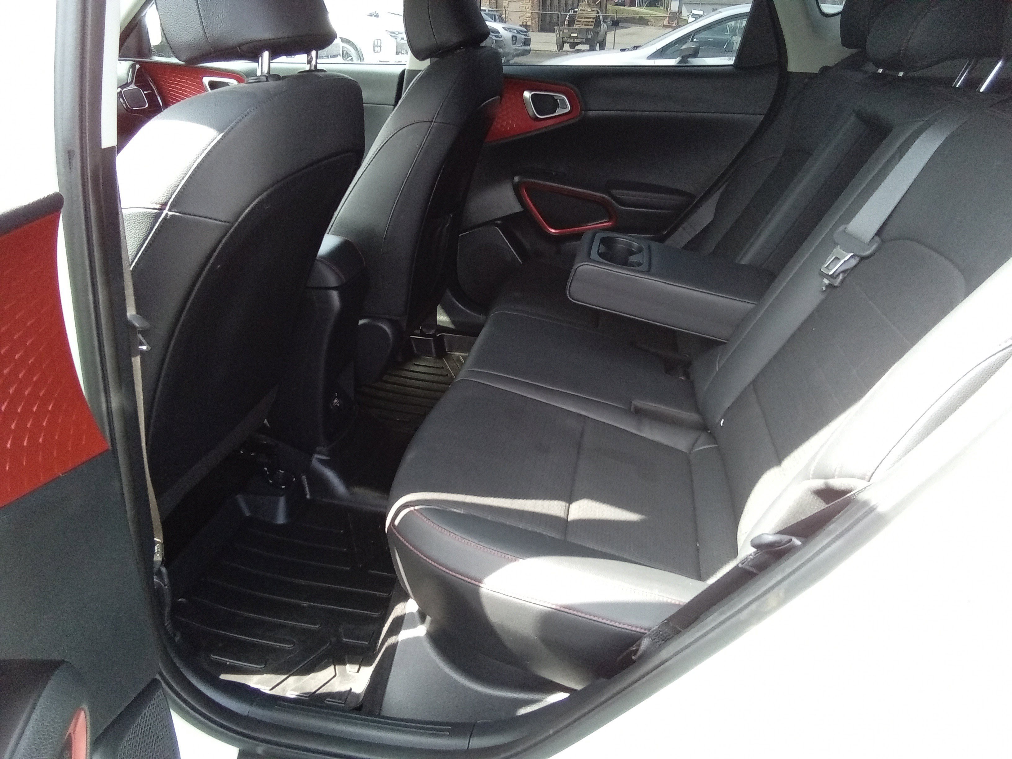 Used 2022 Kia Soul Turbo FWD image 25