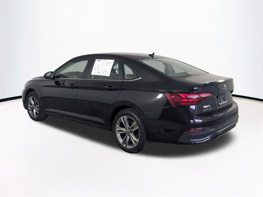 Used 2024 Volkswagen Jetta SE FWD image 7