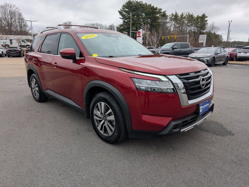 Used 2023 Nissan Pathfinder SL AWD/4WD image 7