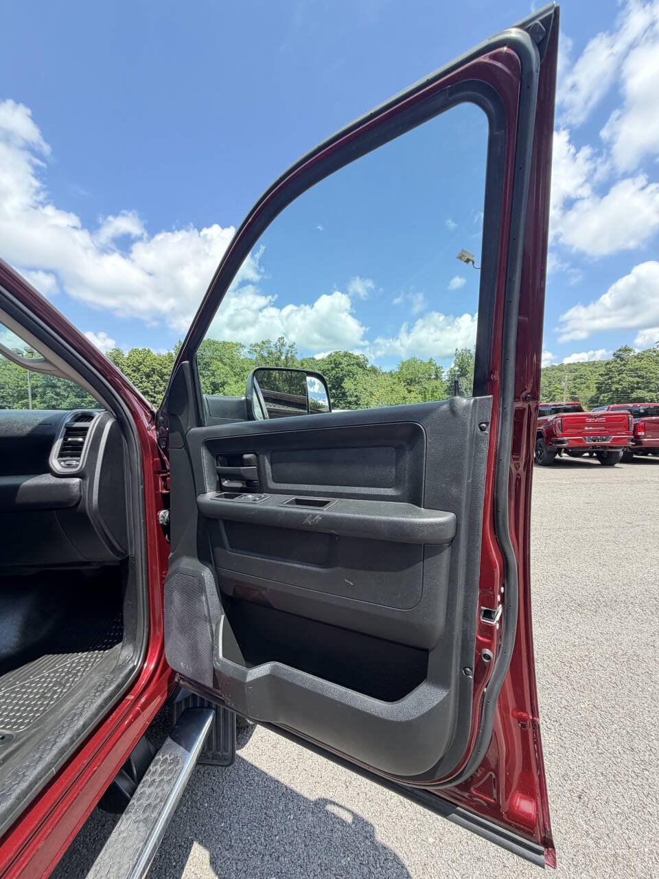 Used 2020 RAM 5500 Tradesman w/ Chrome Appearance Group AWD/4WD image 32