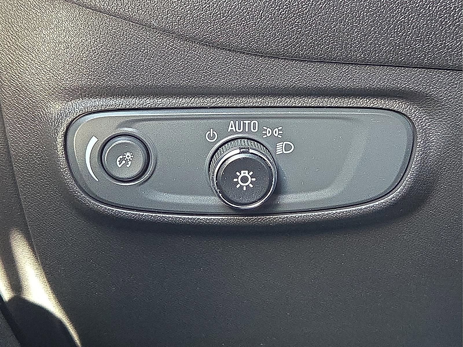 Used 2024 Chevrolet Equinox LT FWD image 20