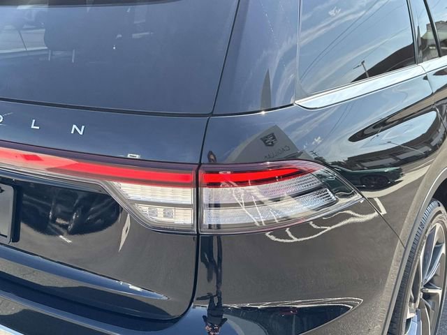 Used 2025 Lincoln Aviator Reserve w/ Illumination Package AWD/4WD image 6