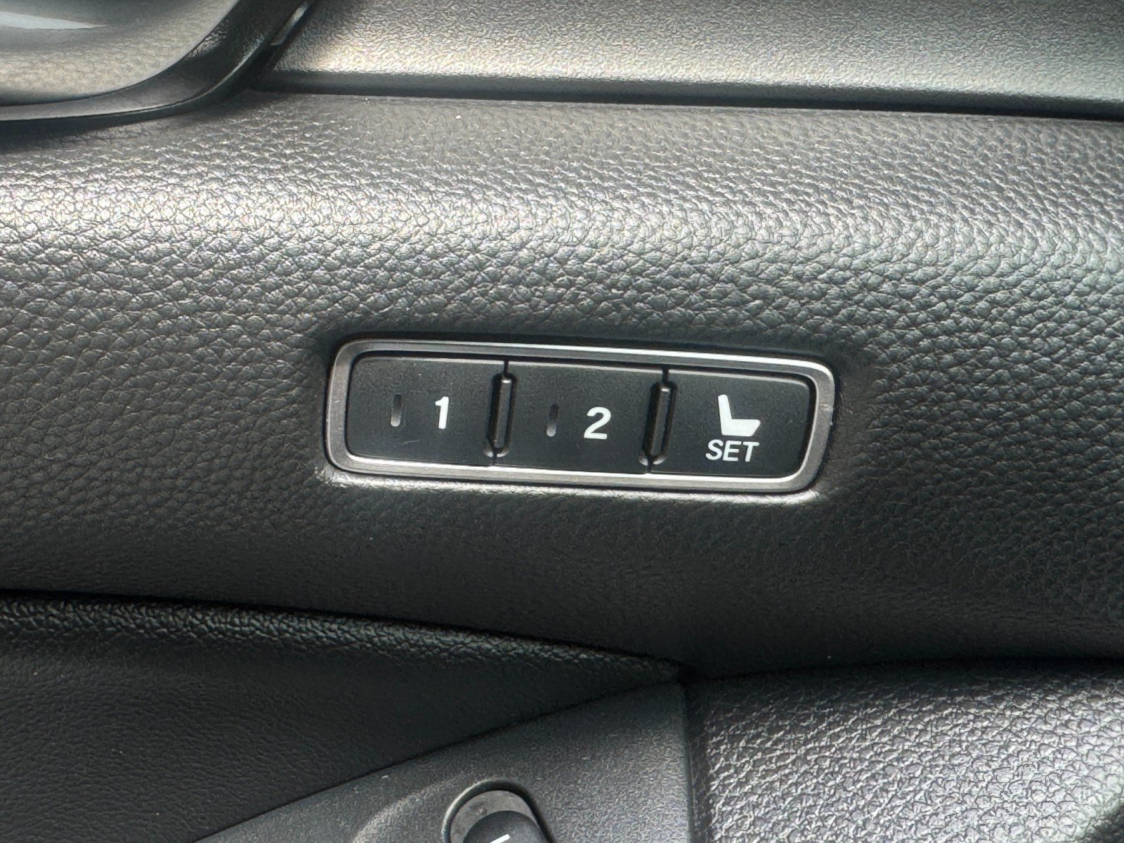 Used 2022 Honda Accord Touring image 17