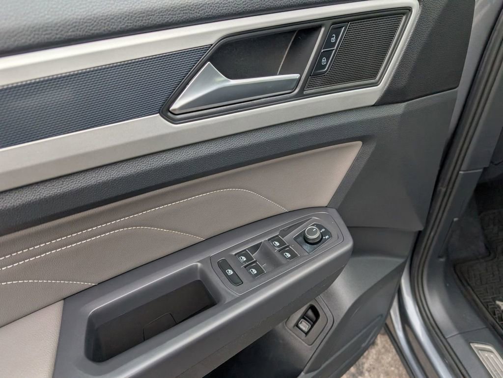 Used 2021 Volkswagen Atlas SE image 21