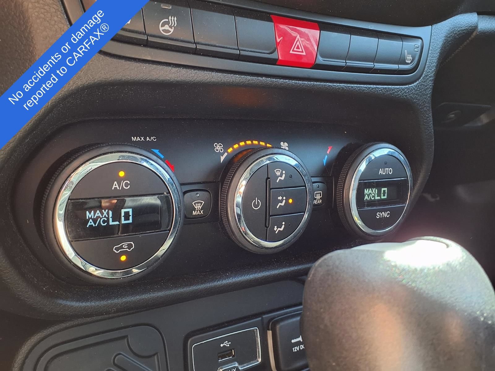 Used 2016 Jeep Renegade Latitude w/ Popular Equipment Group FWD image 30