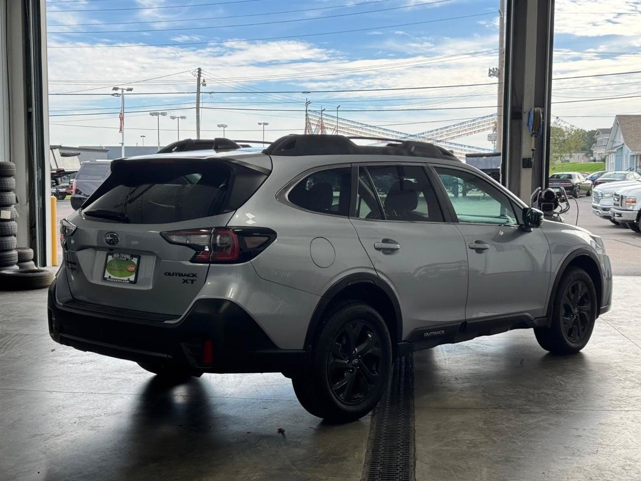 Used 2020 Subaru Outback Onyx Edition XT w/ Popular Package #2 AWD/4WD image 3