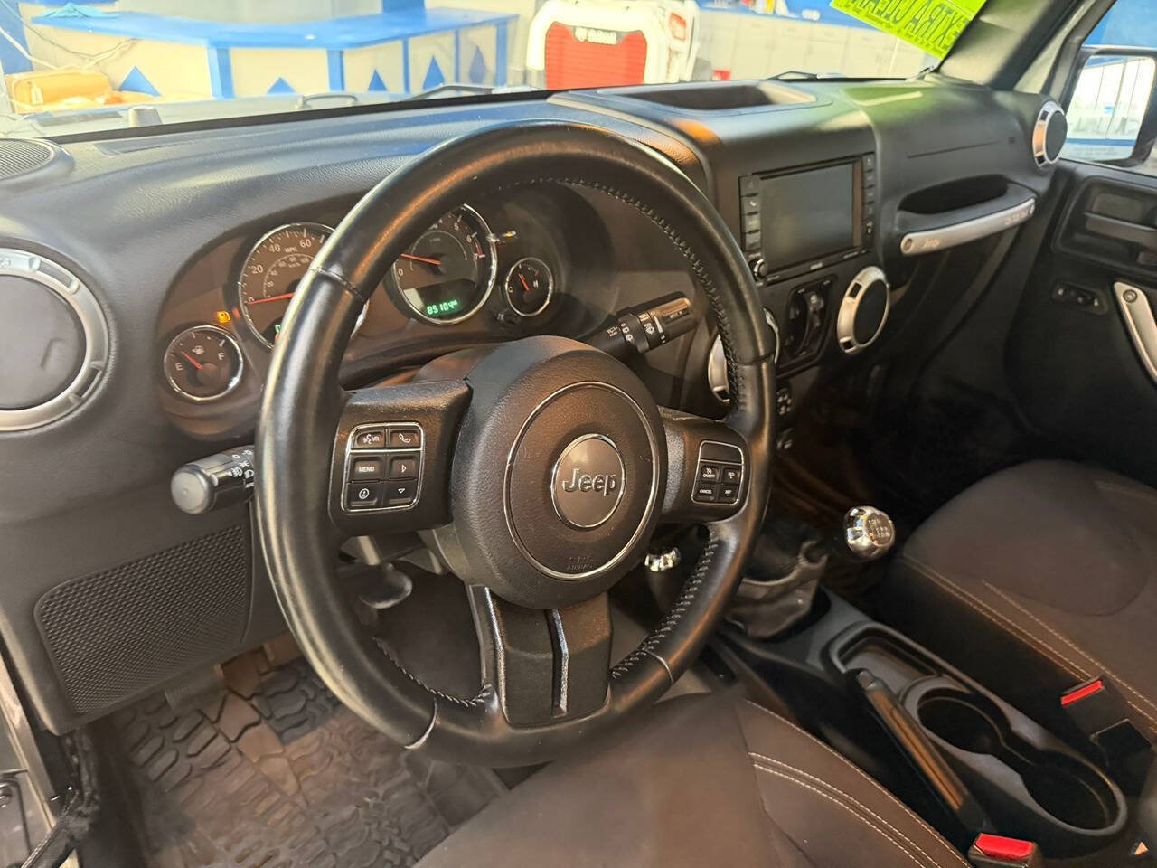 Used 2016 Jeep Wrangler Unlimited Sahara w/ Dual Top Group AWD/4WD image 14