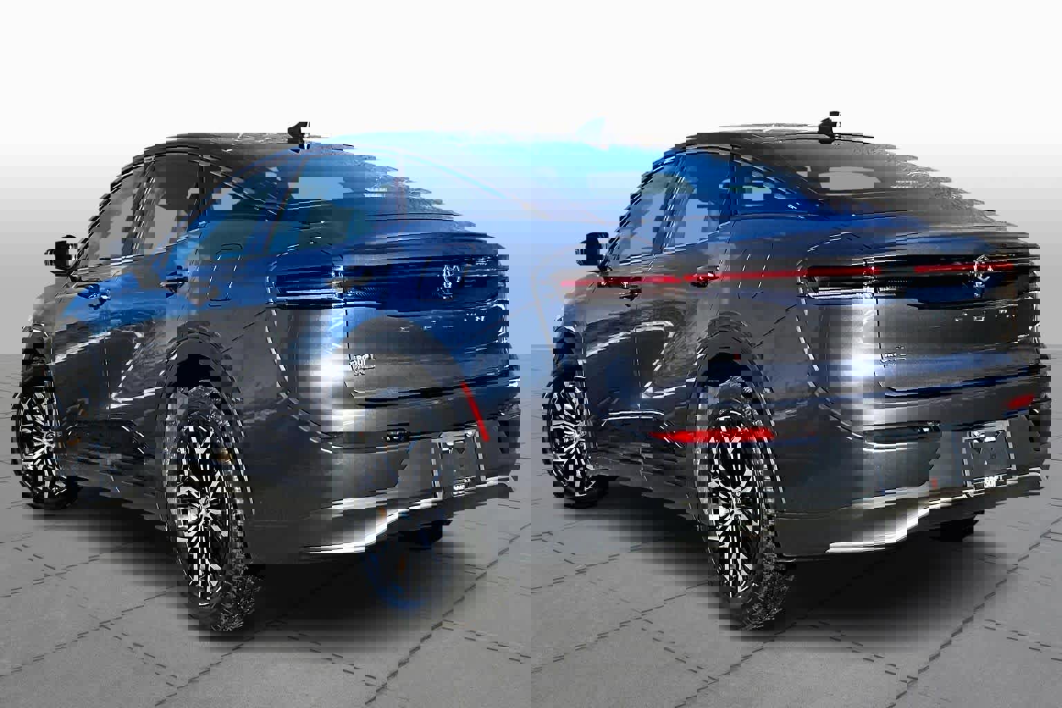 Used 2023 Toyota Crown XLE image 11