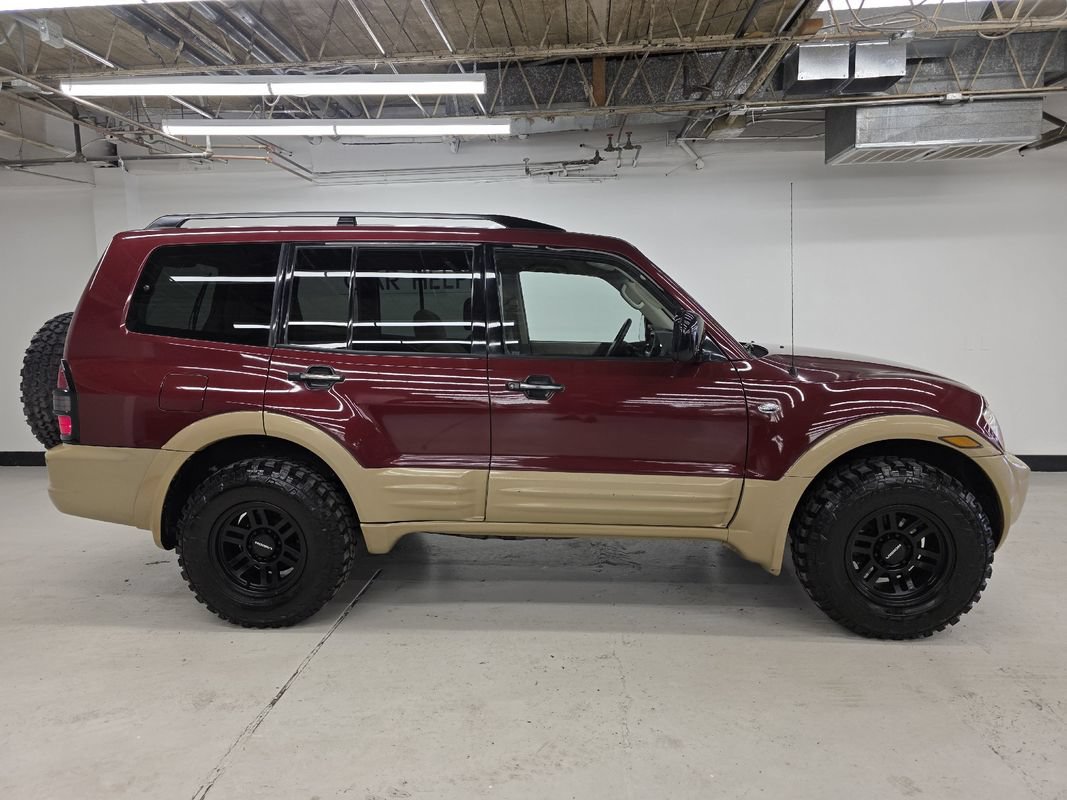 Used 2002 Mitsubishi Montero XLS AWD/4WD image 9