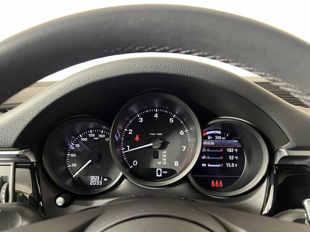 Used 2025 Porsche Macan image 29