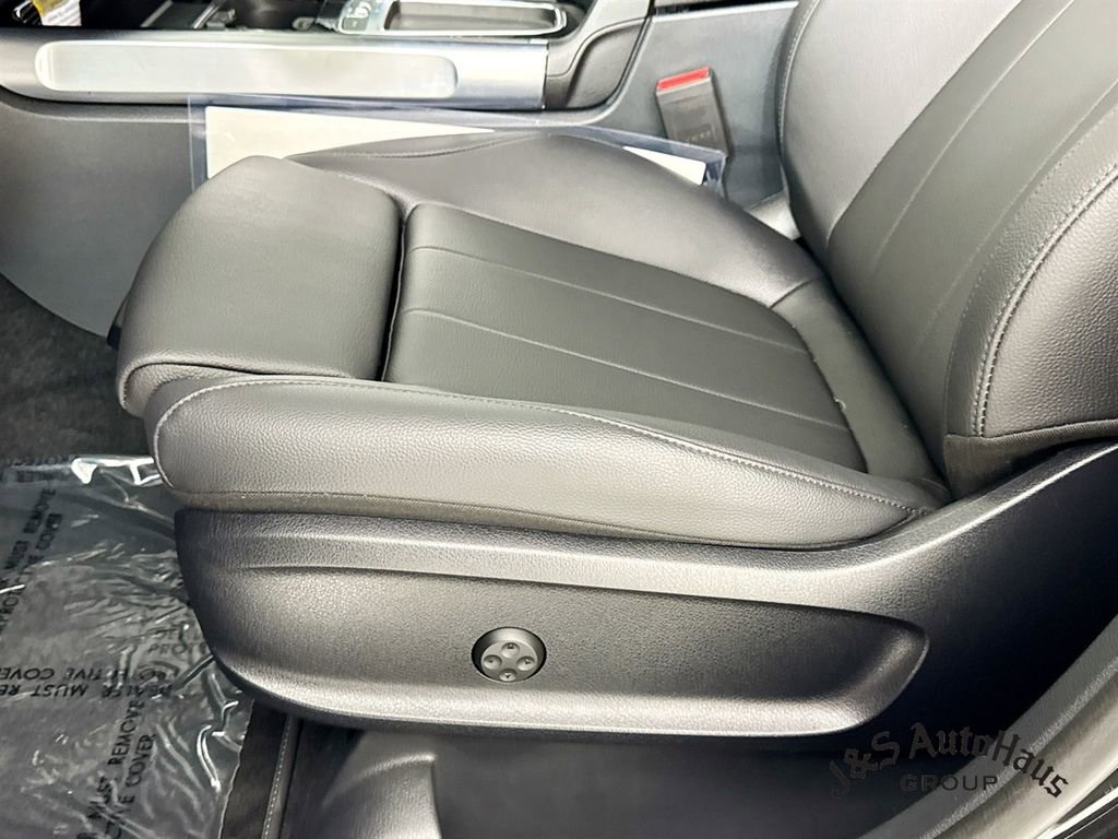 Used 2025 Mercedes-Benz GLB 250 image 24