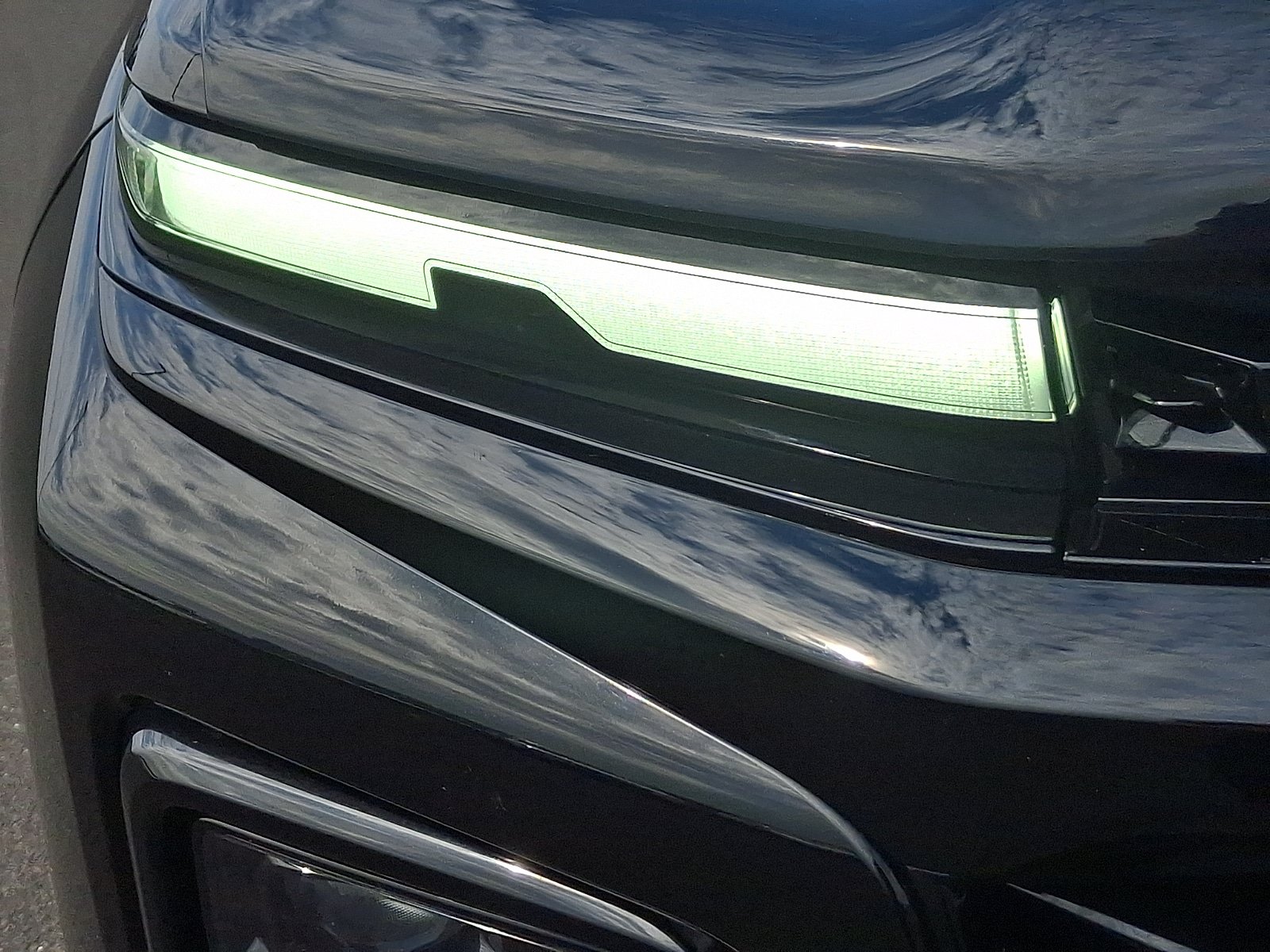Used 2025 Chevrolet Traverse RS w/ LPO, Floor Liner Package FWD image 9