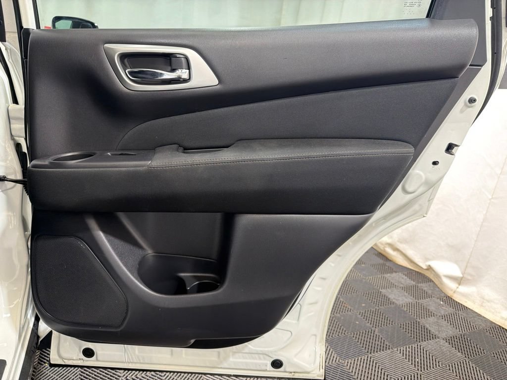 Used 2017 Nissan Pathfinder S AWD/4WD image 12
