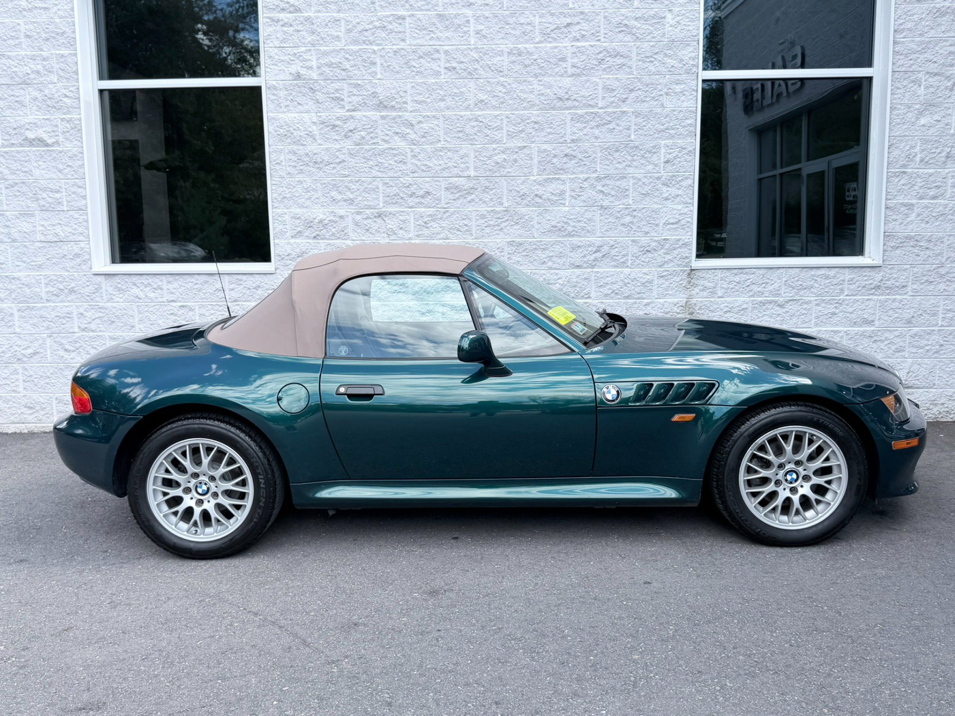 Used 1999 BMW Z3 2.5i RWD image 50
