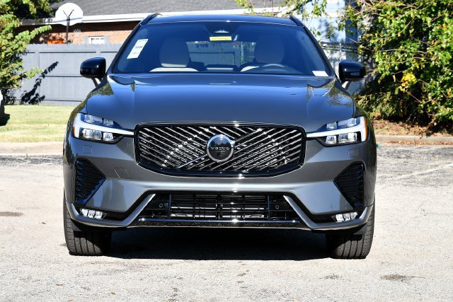 New 2027 Volvo XC60 B5 Core AWD/4WD image 2