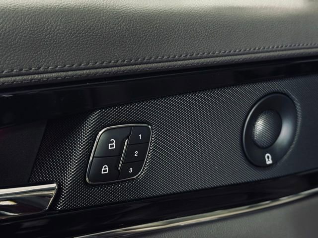 Used 2022 Lincoln Nautilus Reserve image 16