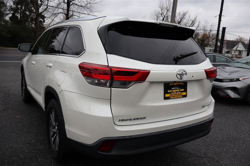 Used 2019 Toyota Highlander AWD V6 image 7