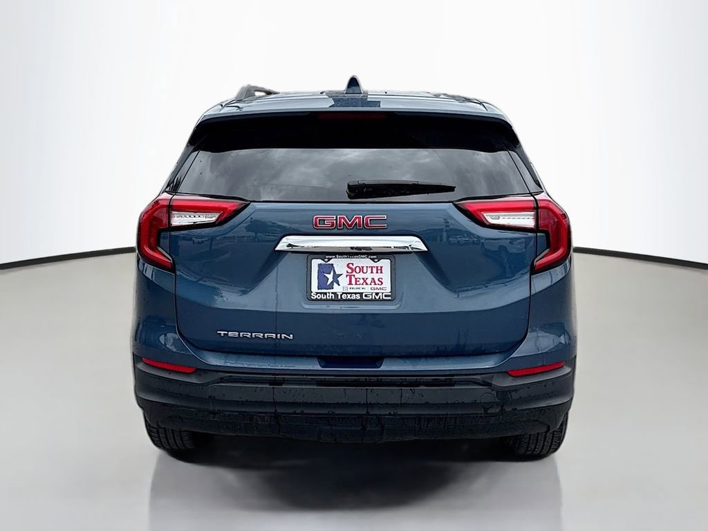 Used 2024 GMC Terrain SLE w/ Driver Convenience Package FWD image 6