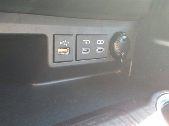 Used 2023 Toyota Highlander Platinum image 16