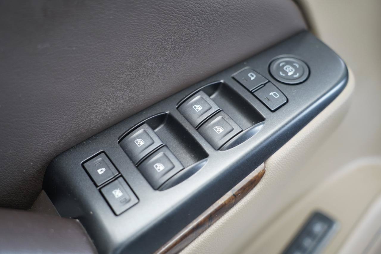Used 2018 Chevrolet Tahoe LT RWD image 27