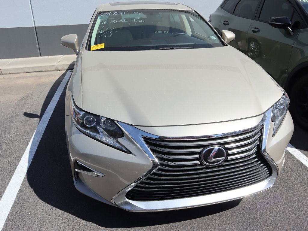 Used 2016 Lexus ES 350 w/ Accessory Package 2 FWD image 3