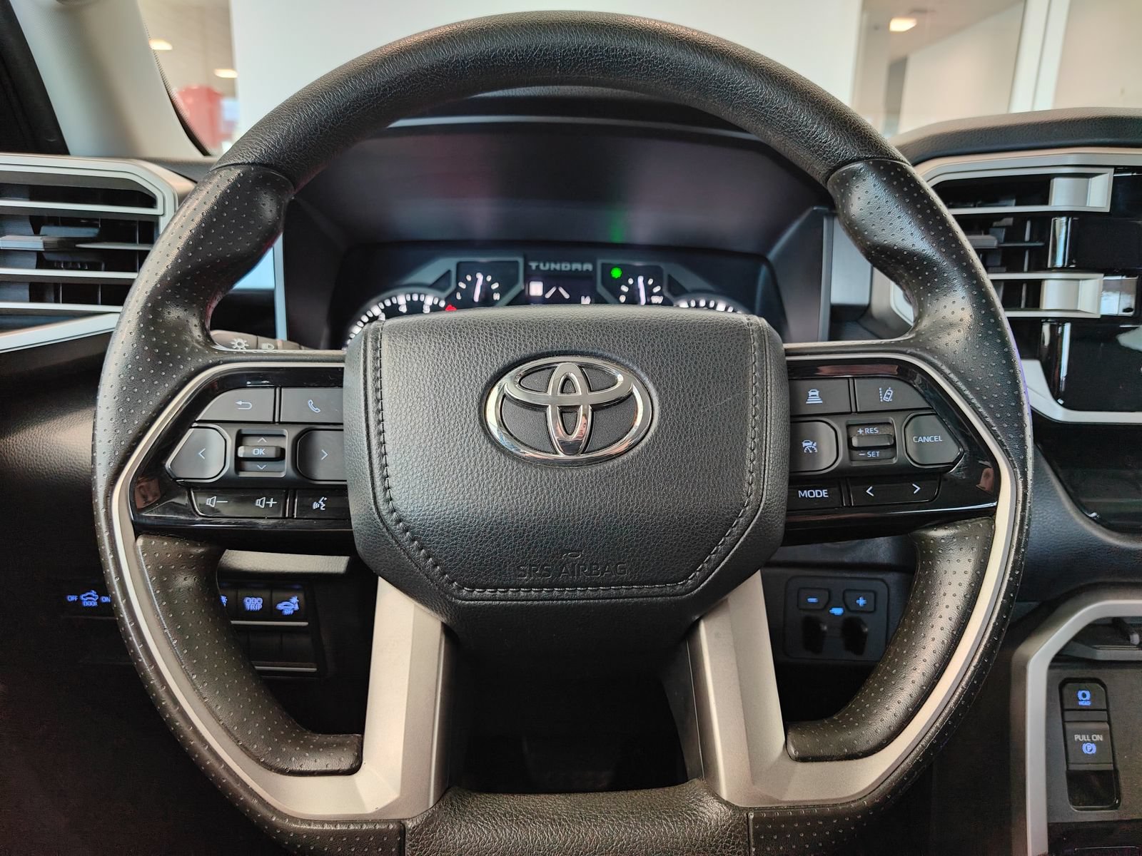 Used 2024 Toyota Tundra SR5 w/ SR5 Convenience Package AWD/4WD image 17