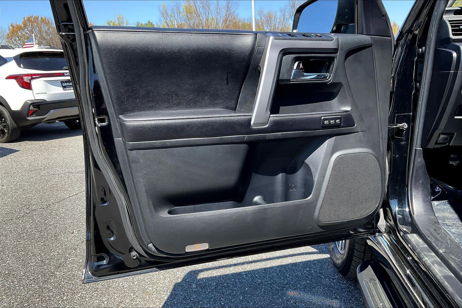 Used 2018 Toyota 4Runner Limited AWD/4WD image 22