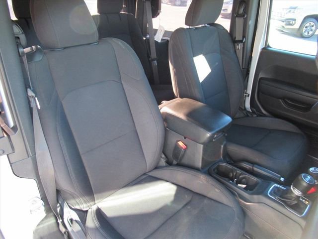 Used 2023 Jeep Wrangler Sport S image 24