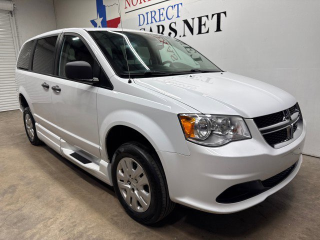 Used 2019 Dodge Grand Caravan SE FWD image 3
